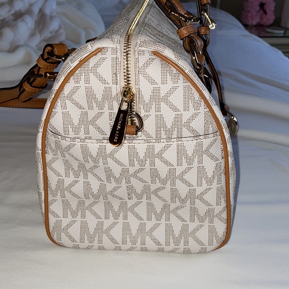 Michael Kors Bag - Picture 2 of 7